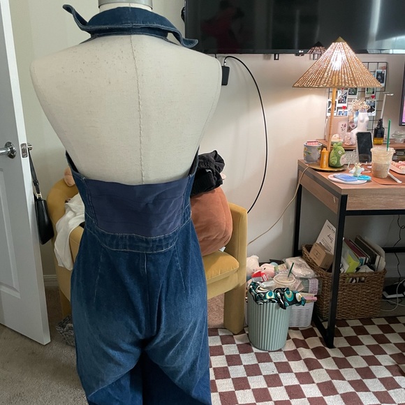 Alice + Olivia Jersey-trimmed Stretch-denim Halterneck Jumpsuit - Mid denim - Picture 8 of 13